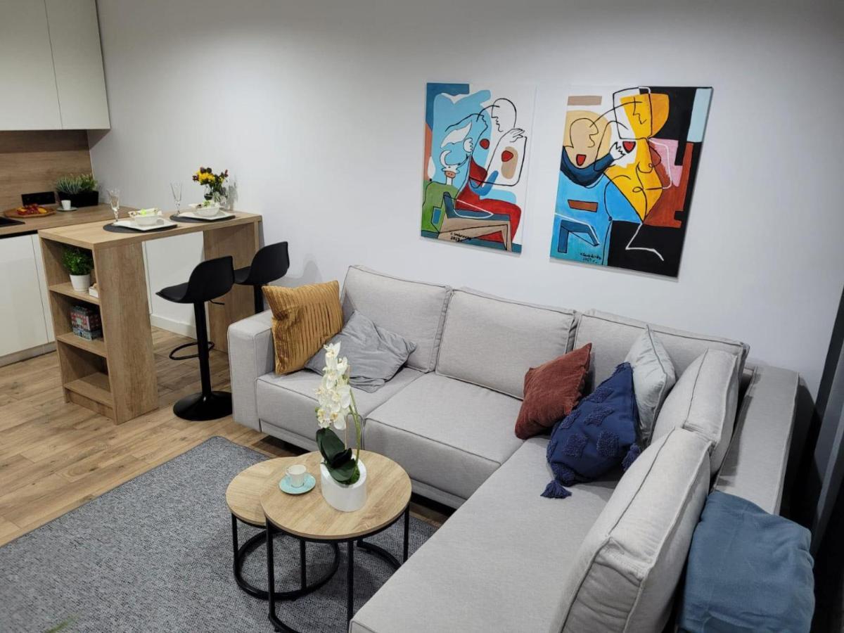 Wrzeciono 12 - Piekny Apartament Obok Szpitala Bielanskiego Oraz Awf, Bezplatna Strefa Parkowania - 400m Do Stacji Metra - Good *