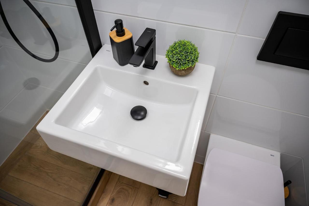 Wrzeciono 12 - Piekny Apartament Obok Szpitala Bielanskiego Oraz Awf, Bezplatna Strefa Parkowania - 400m Do Stacji Metra - Good Appartement